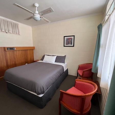 Glossop Motel Winkie Buitenkant foto