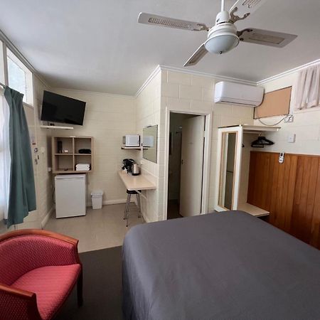 Glossop Motel Winkie Buitenkant foto