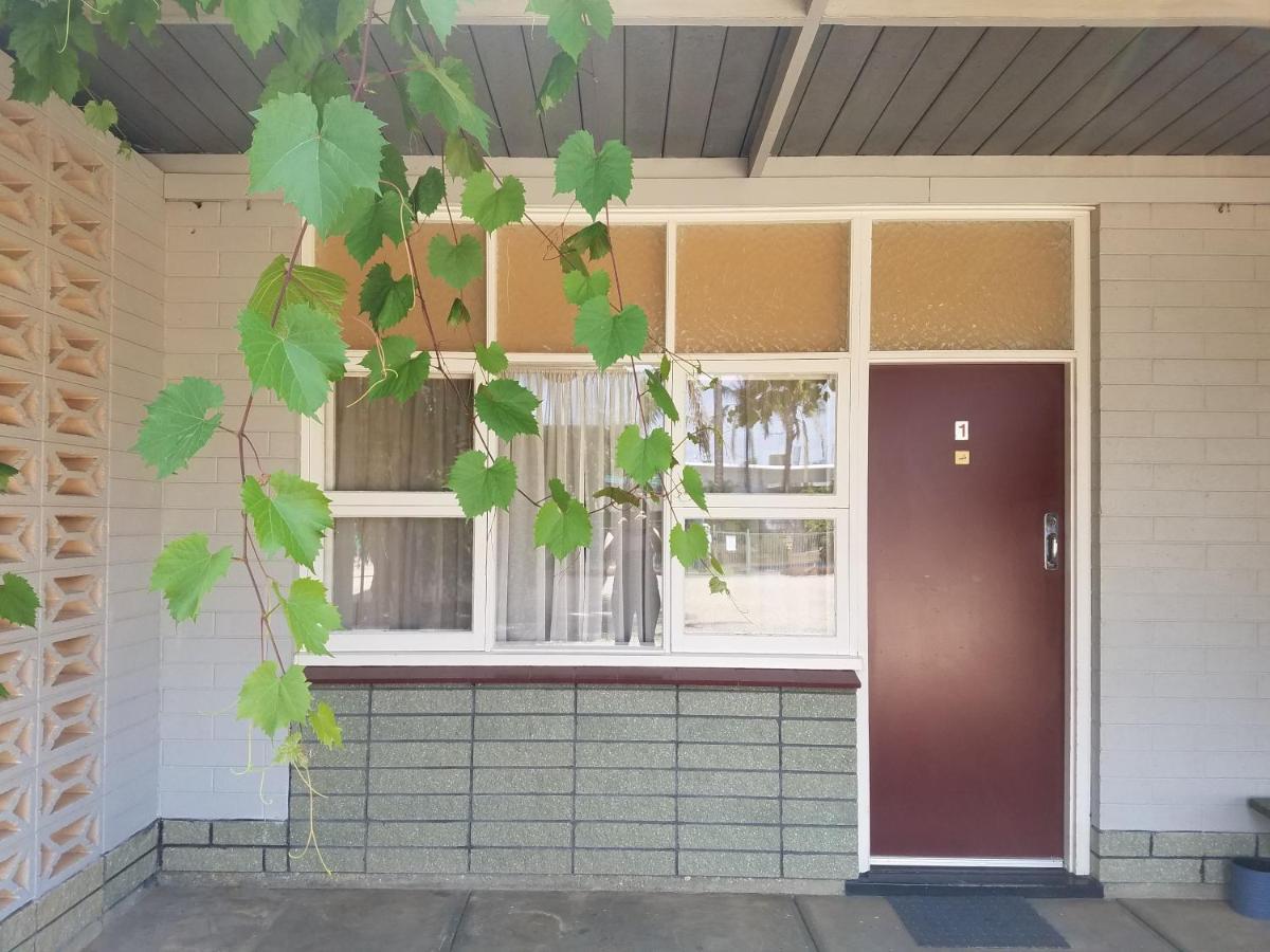 Glossop Motel Winkie Buitenkant foto