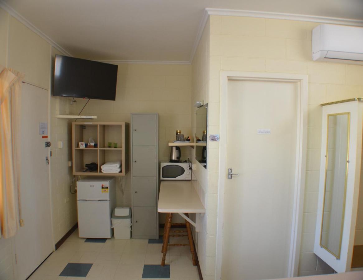 Glossop Motel Winkie Buitenkant foto