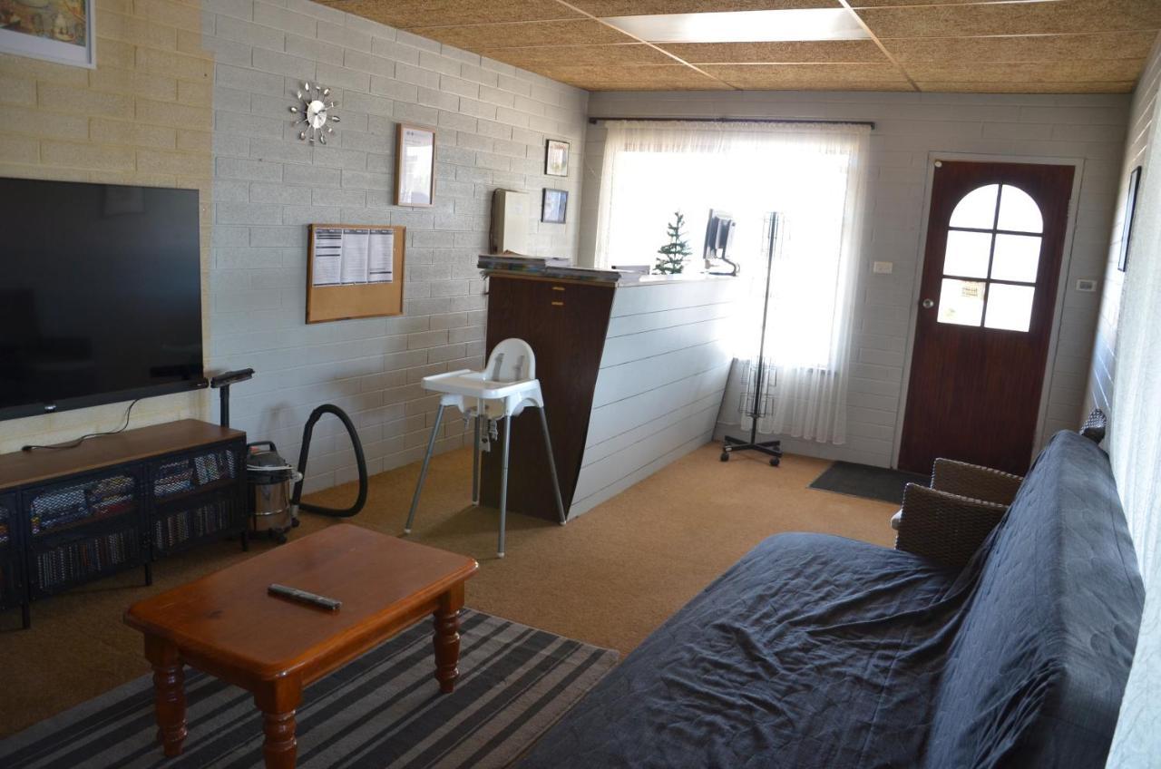 Glossop Motel Winkie Buitenkant foto