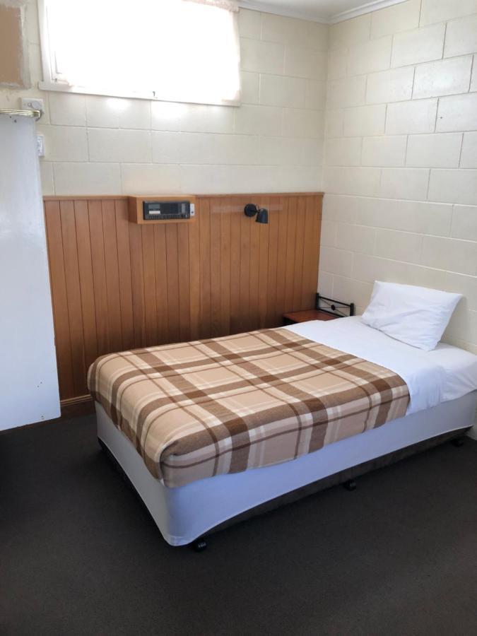 Glossop Motel Winkie Buitenkant foto