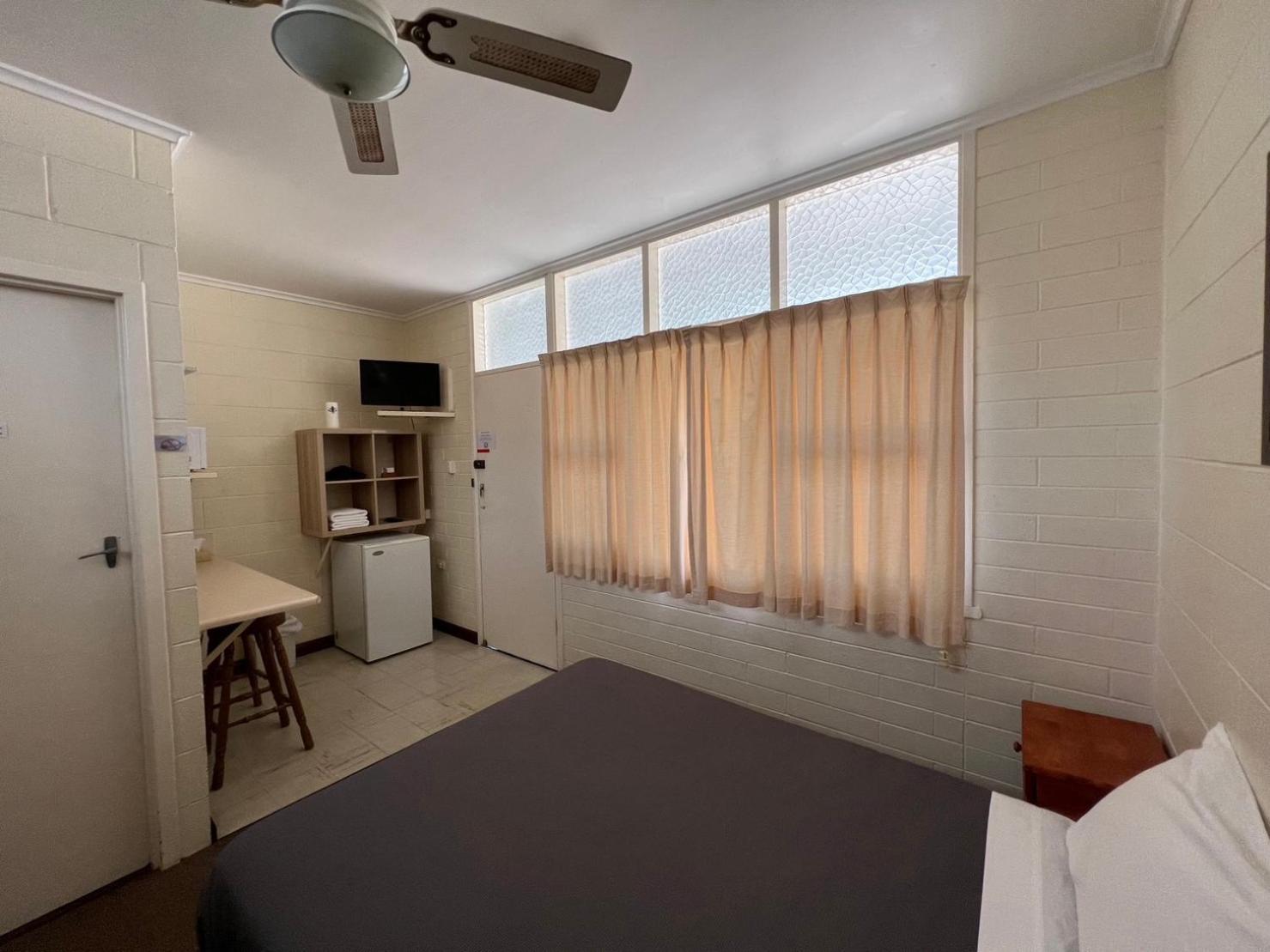 Glossop Motel Winkie Buitenkant foto